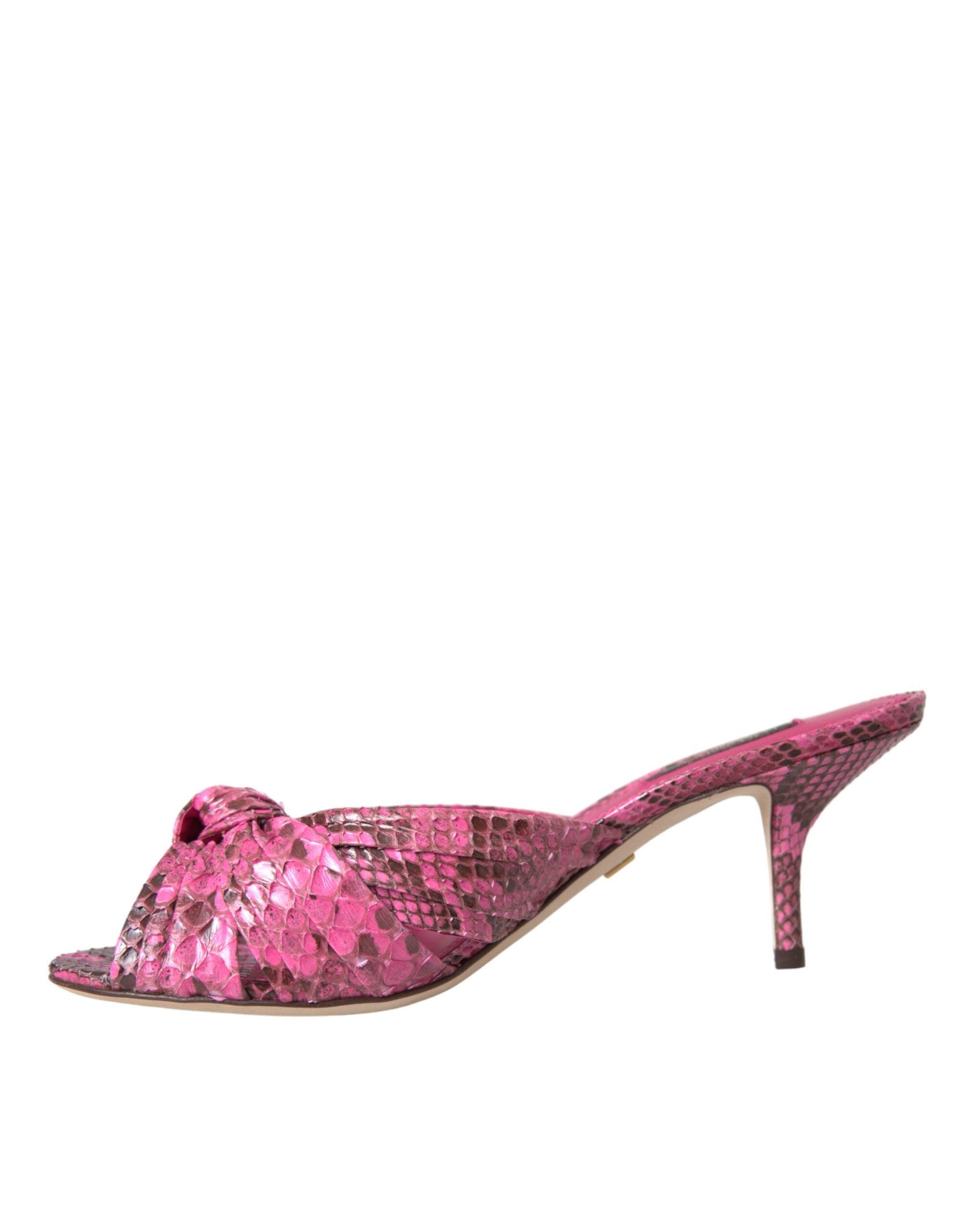 Scarpe con tacco a gattino in pelle esotica rosa