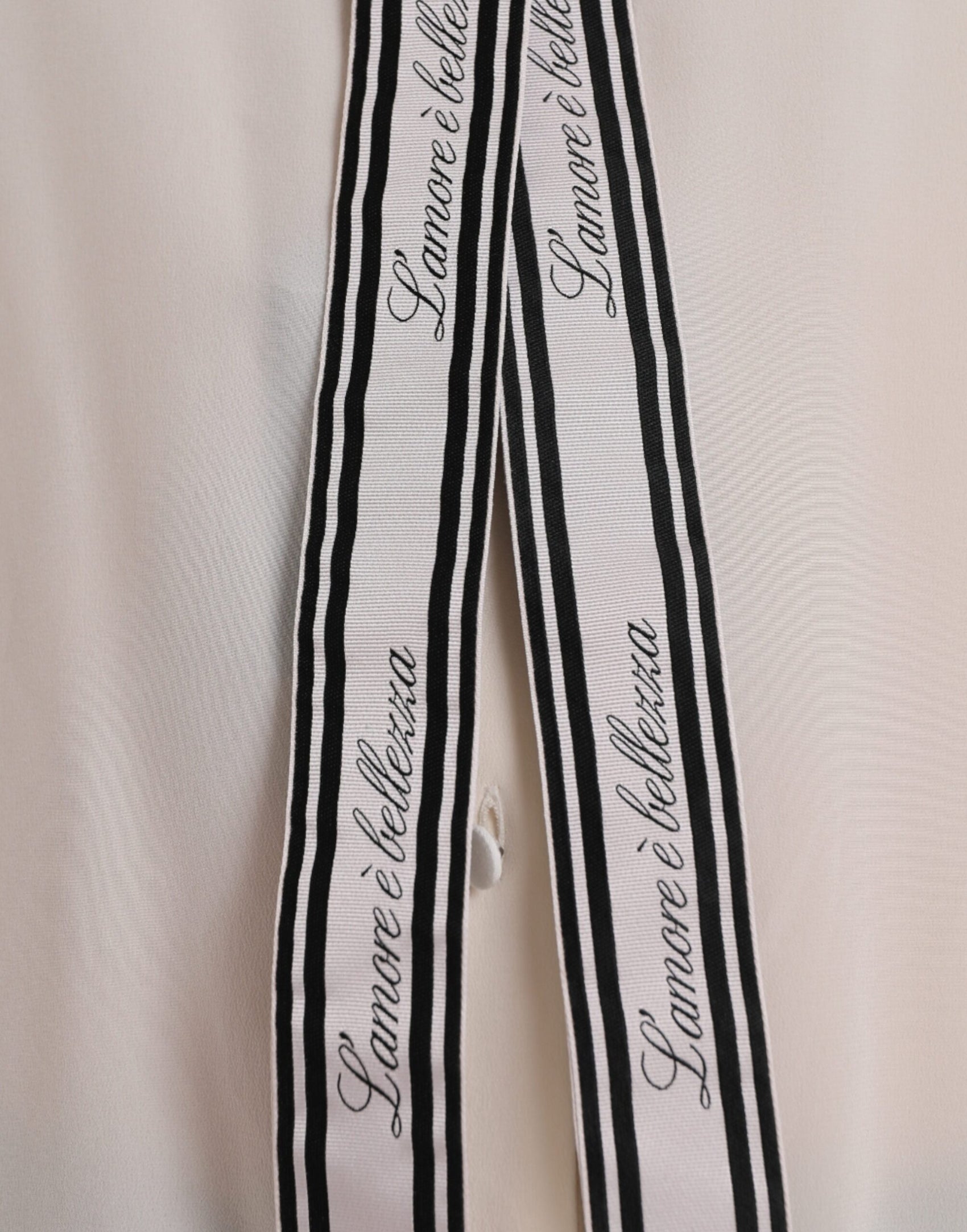 Top camicetta abbottonata a maniche lunghe bianco sporco