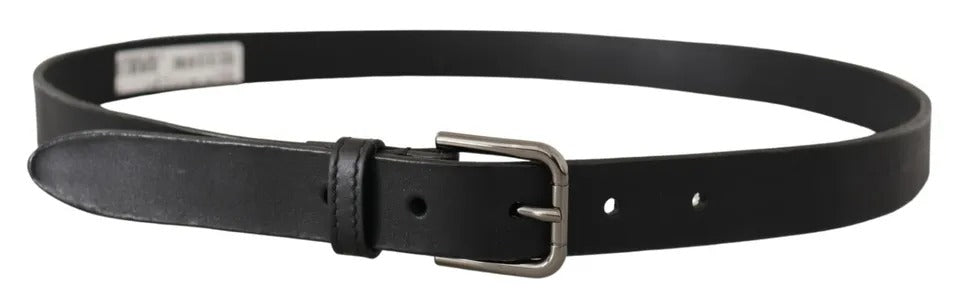 Cintura con fibbia classica in pelle di vitello nera con logo in metallo