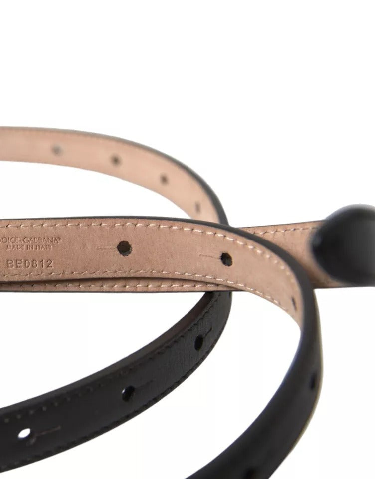 Dunkelbrauner Ledergürtel mit goldener Metallschnalle für Damen