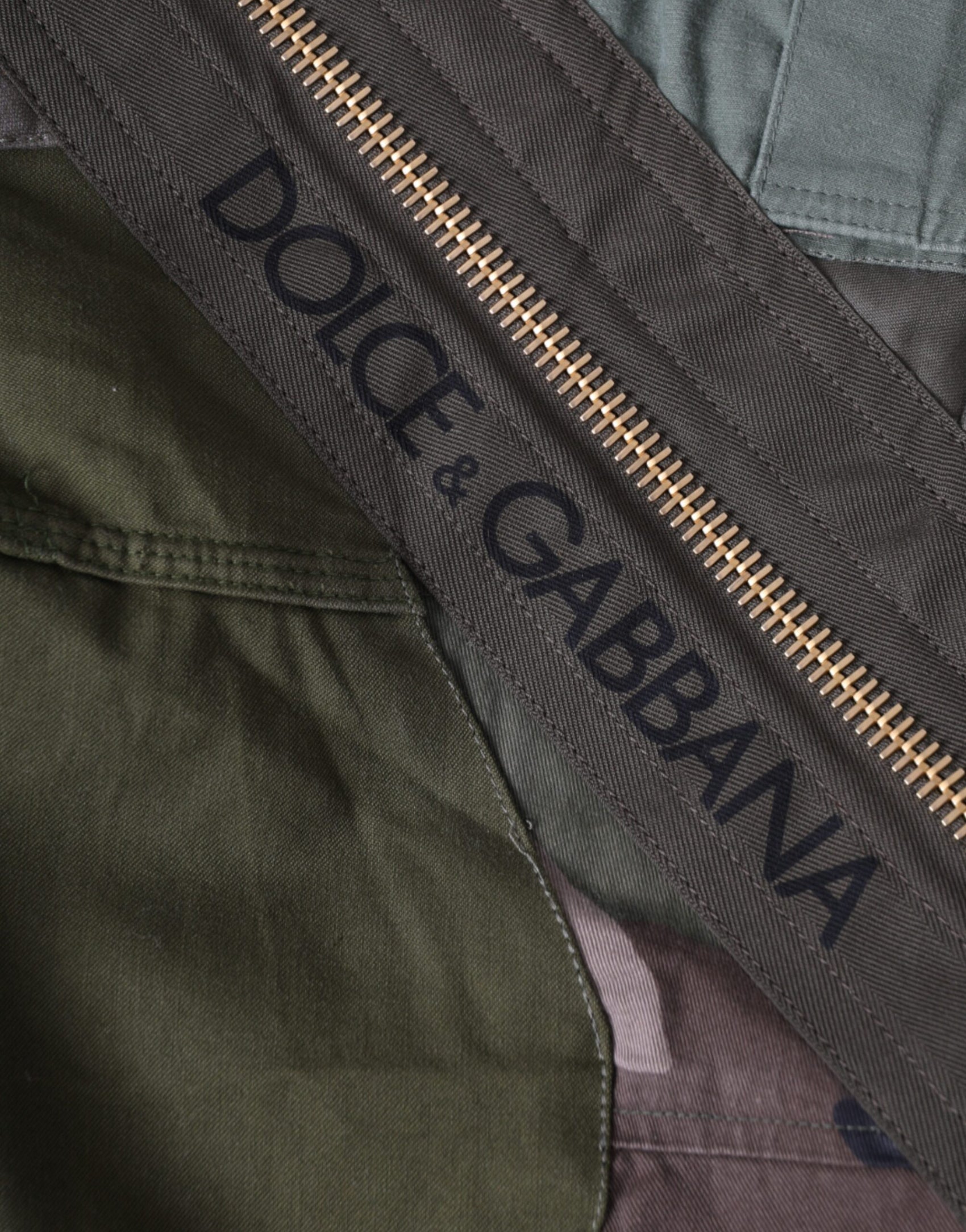 Zaino con patchwork verde militare