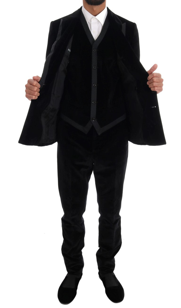 Elegante abito nero slim fit a tre pezzi