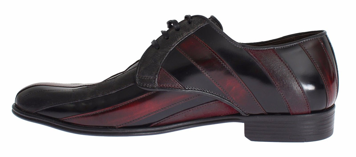 Elegante schwarze bordeaux gestreifte Lederschuhe