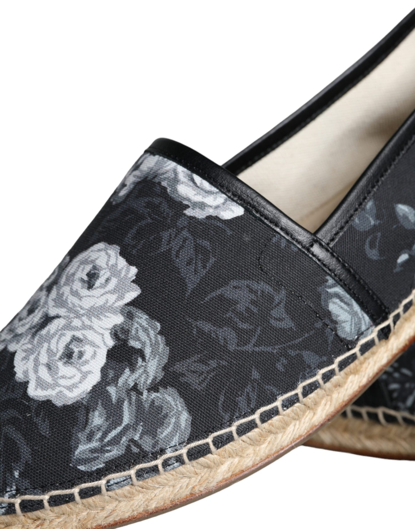 Schwarze Espadrilles aus Baumwollleder mit Blumenmuster