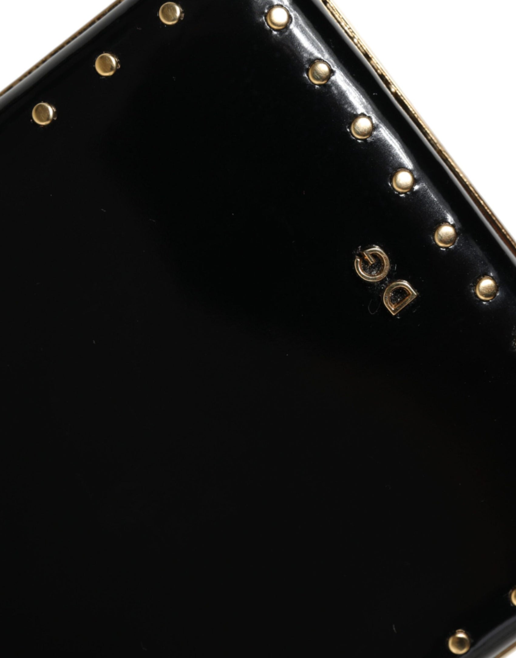 Schwarze Leder-Clutch mit goldenem Rahmen und Nieten, Abendtasche
