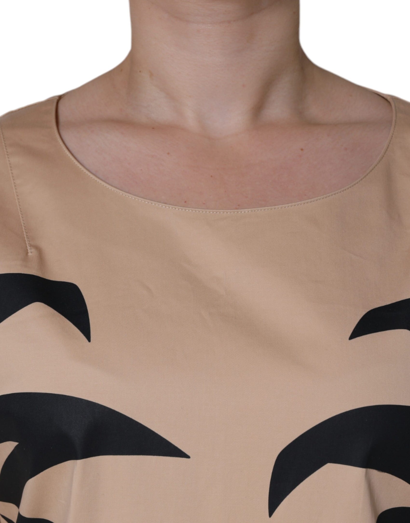 Abito al ginocchio a maniche corte in cotone beige