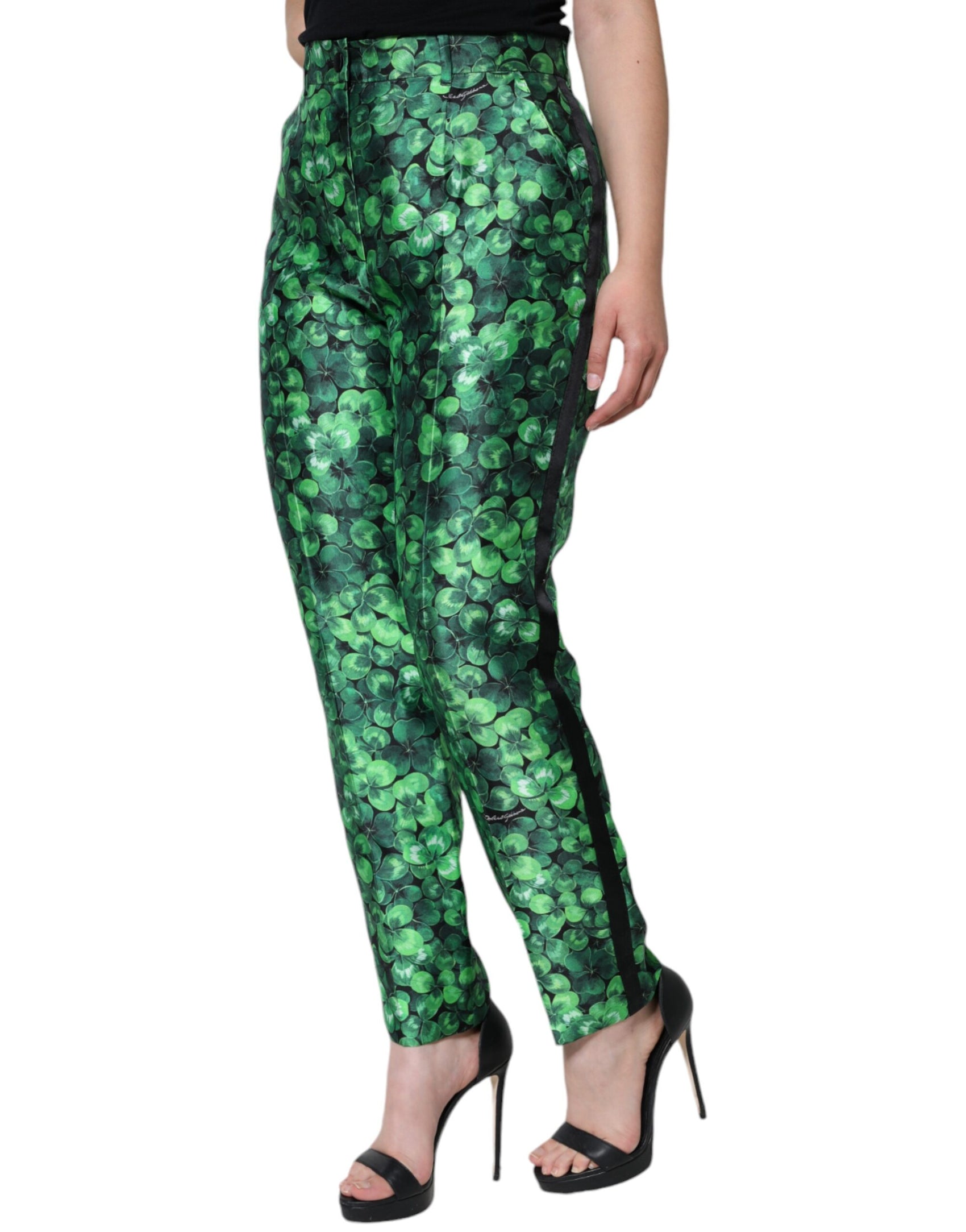 Green Clover – Karottenhose aus Seidensatin mit hoher Taille