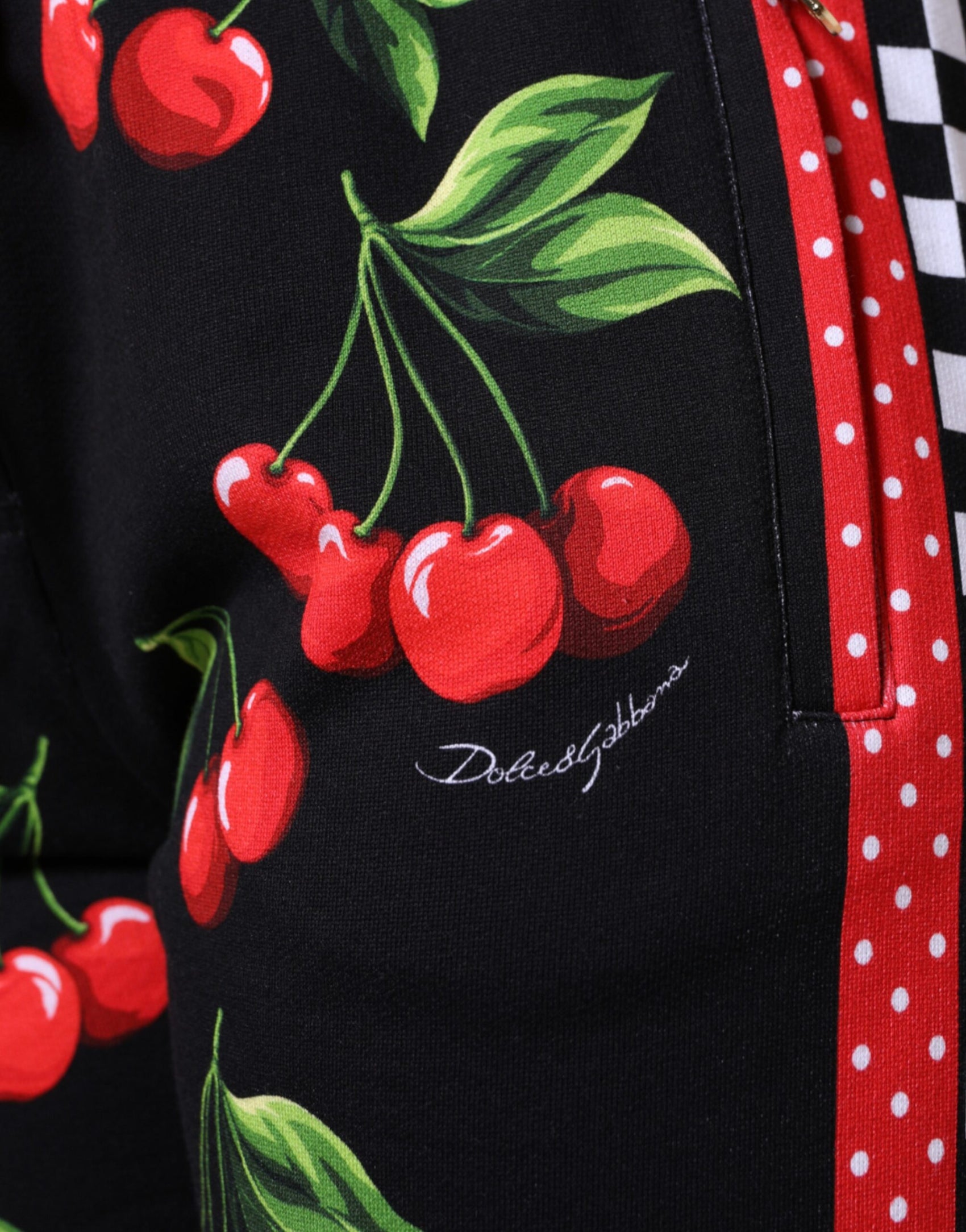 Schwarze Jogginghose mit mittlerer Taille von Red Cherry
