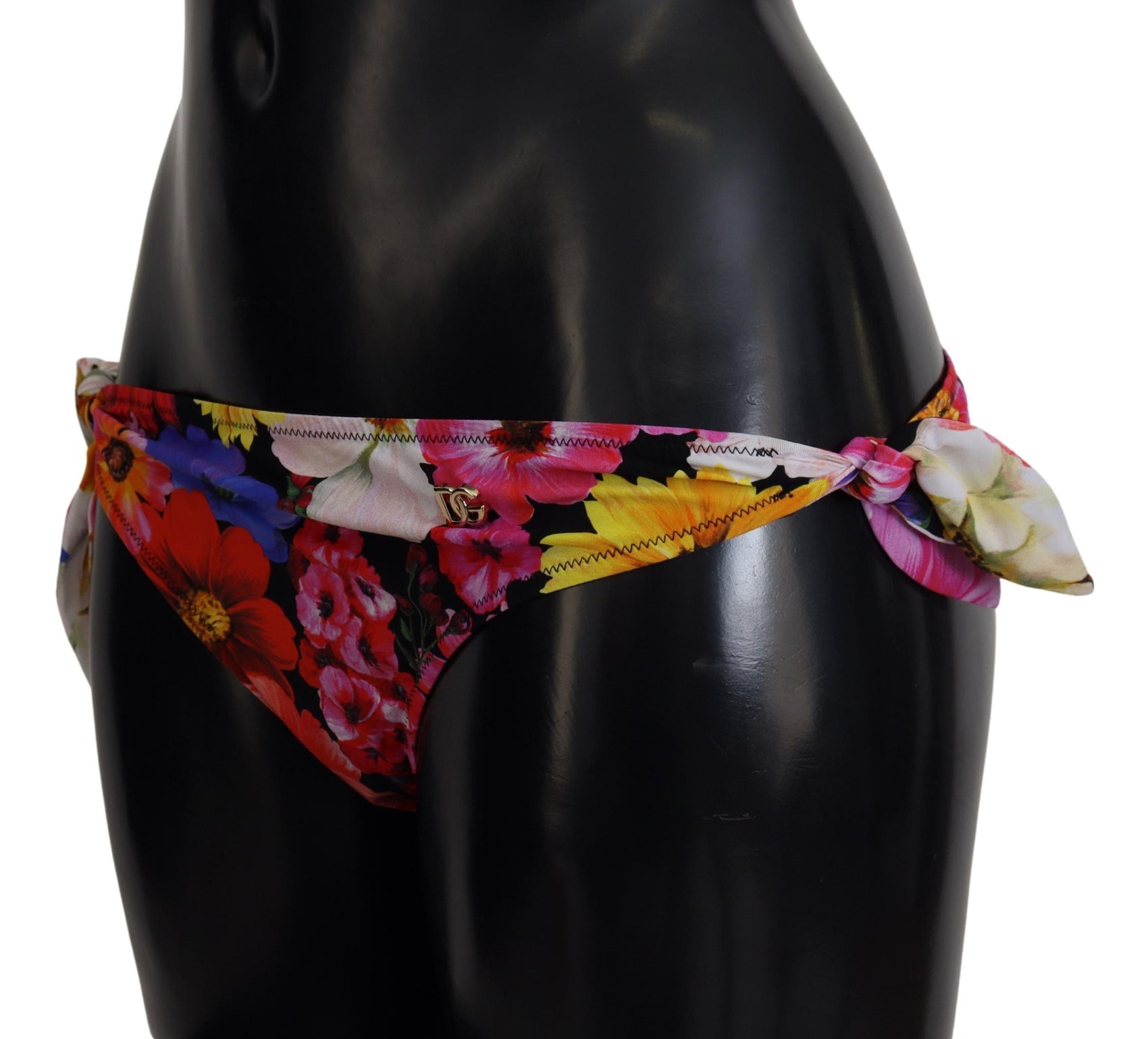 Costume da bagno con stampa floreale nera e slip bikini