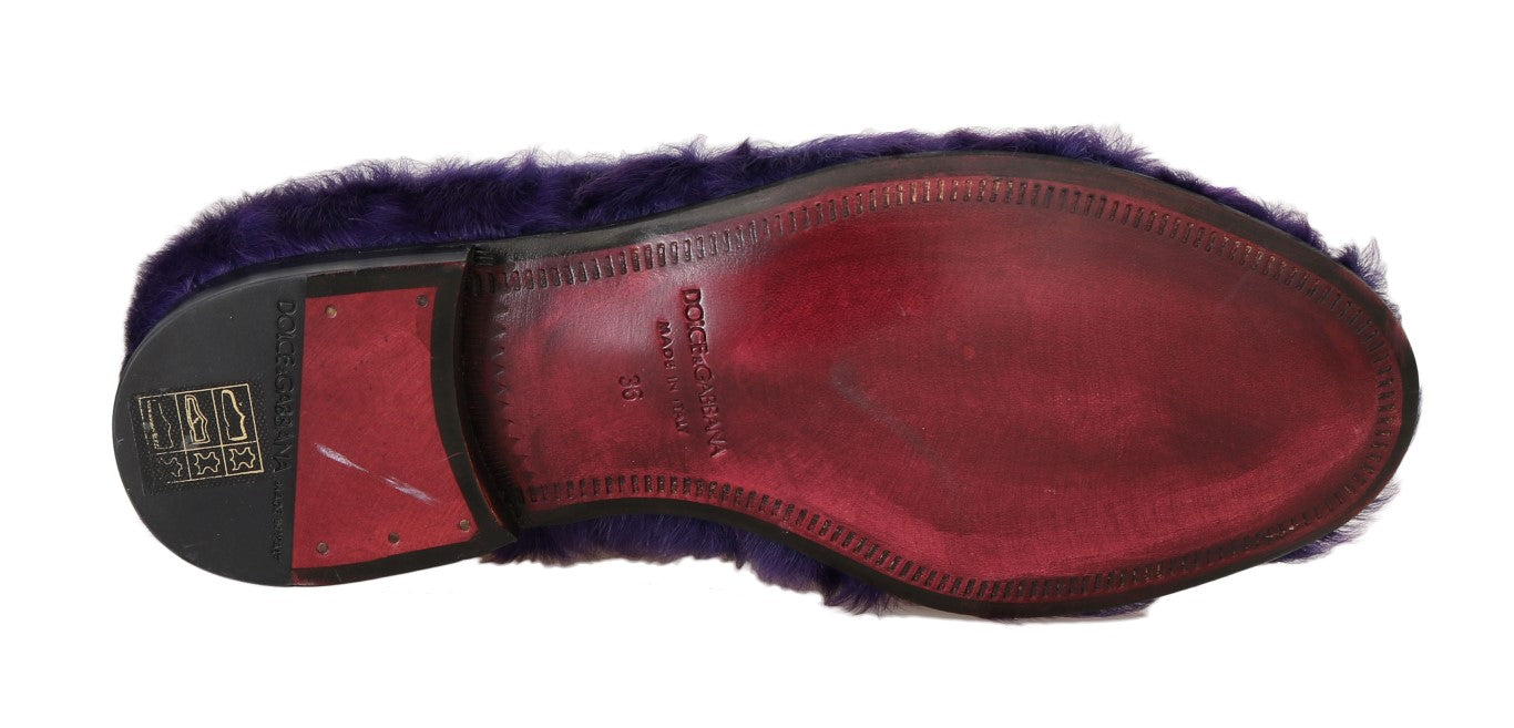 Plüschige Loafer aus lila Schafspelz