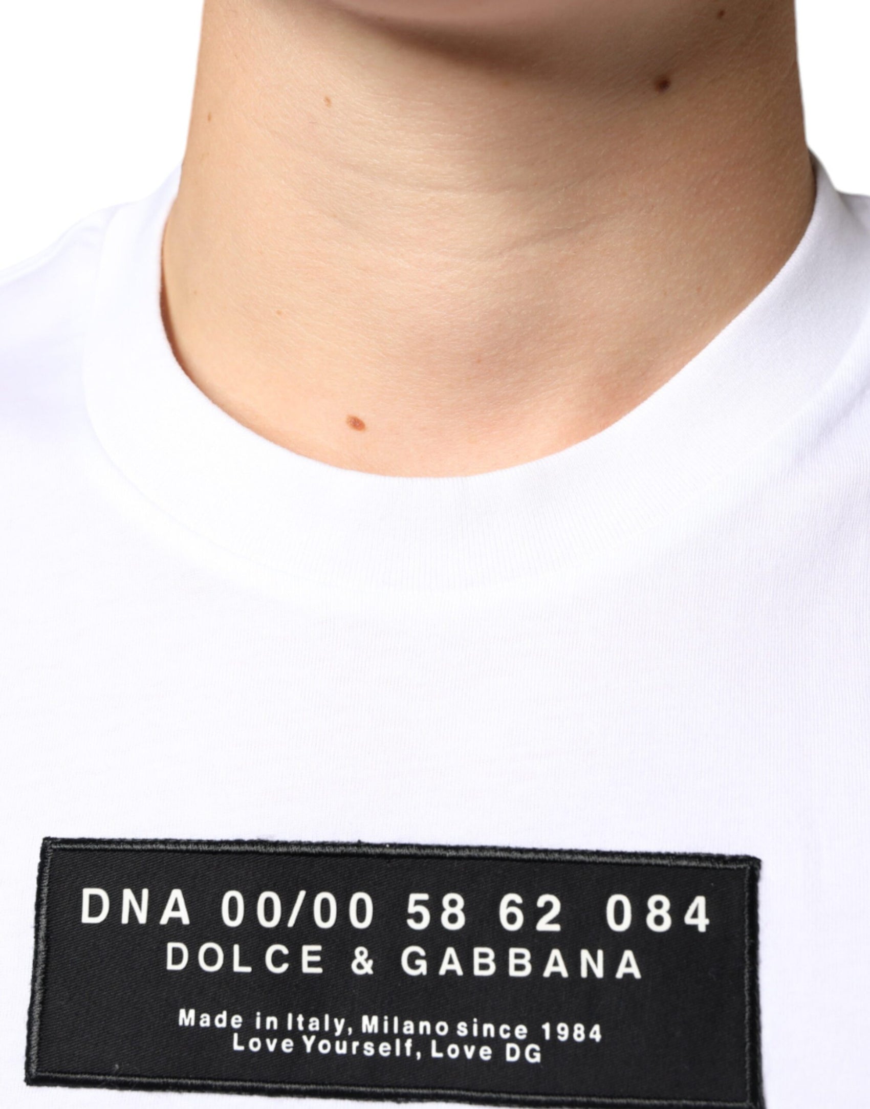 Weißes lässiges T-Shirt aus Baumwolle mit DG-Applikation