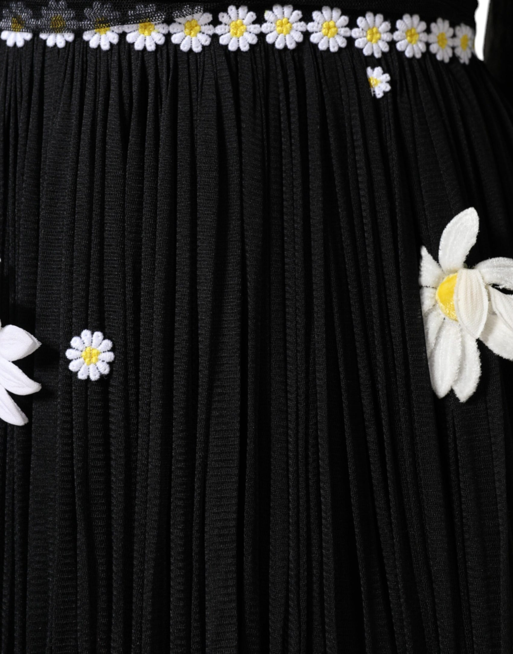 Schwarzes langes Maxikleid aus Seide mit Gänseblümchenmuster in A-Linie
