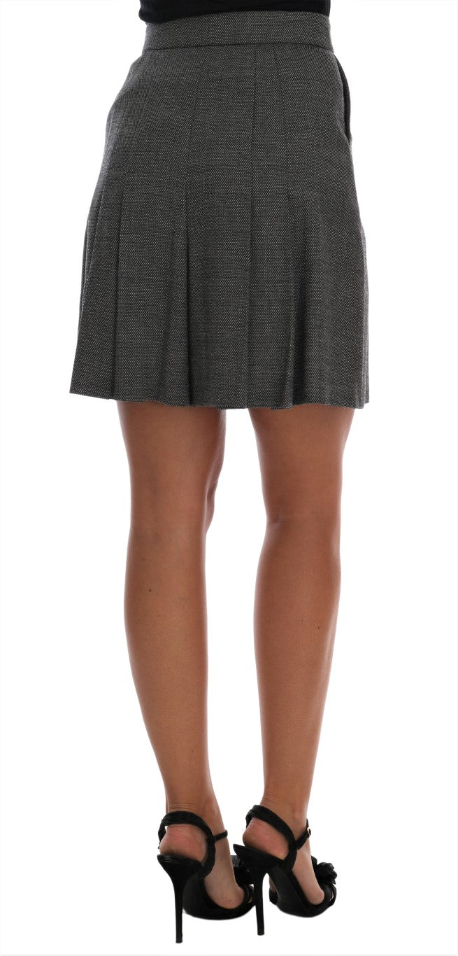 Schicke High Waist Mini-Shorts aus Wolle