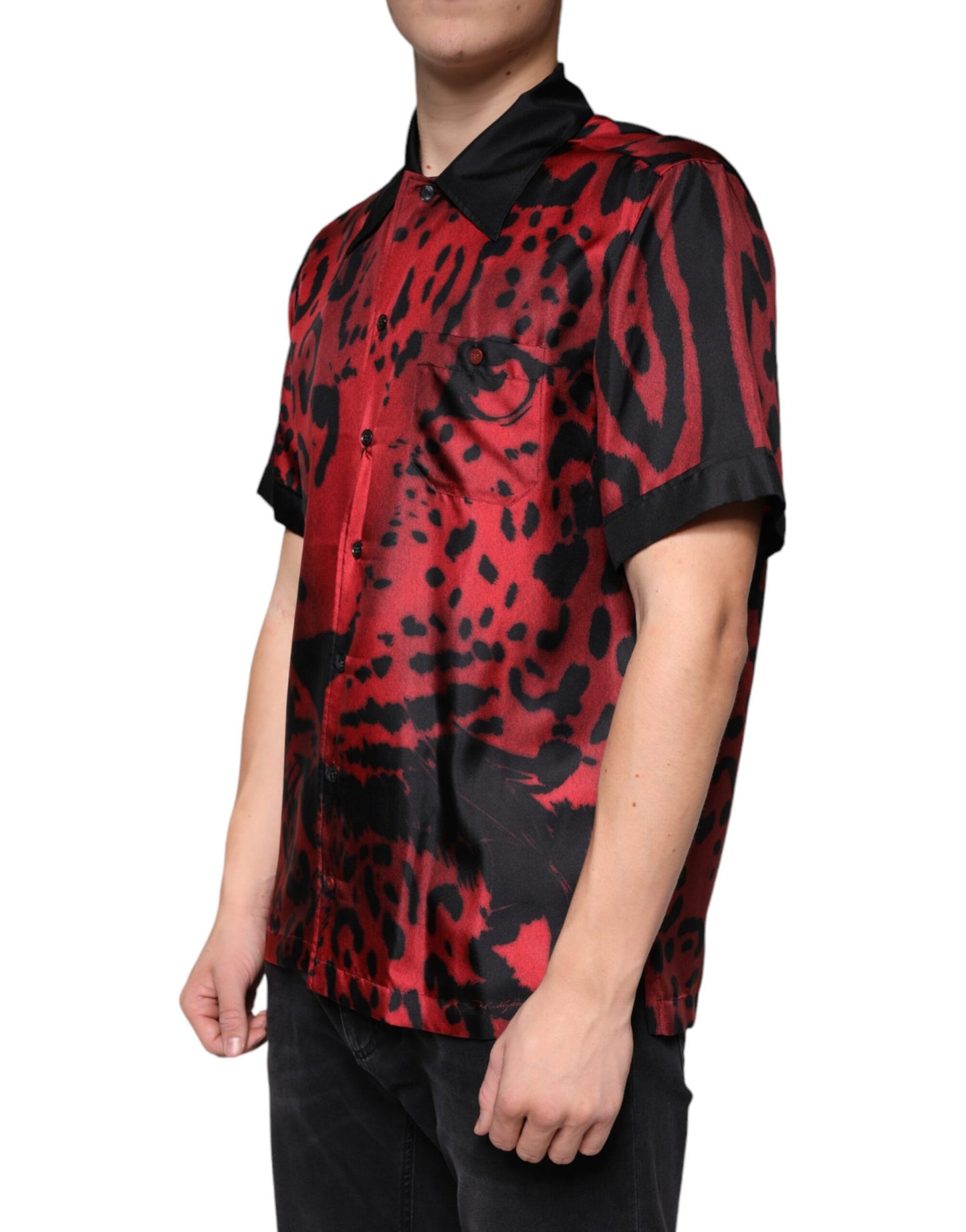 Rotes Button-Down-Freizeithemd aus Seide mit Leopardenmuster