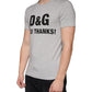 Graues T-Shirt mit Rundhalsausschnitt und kurzen Ärmeln und Logo-Print