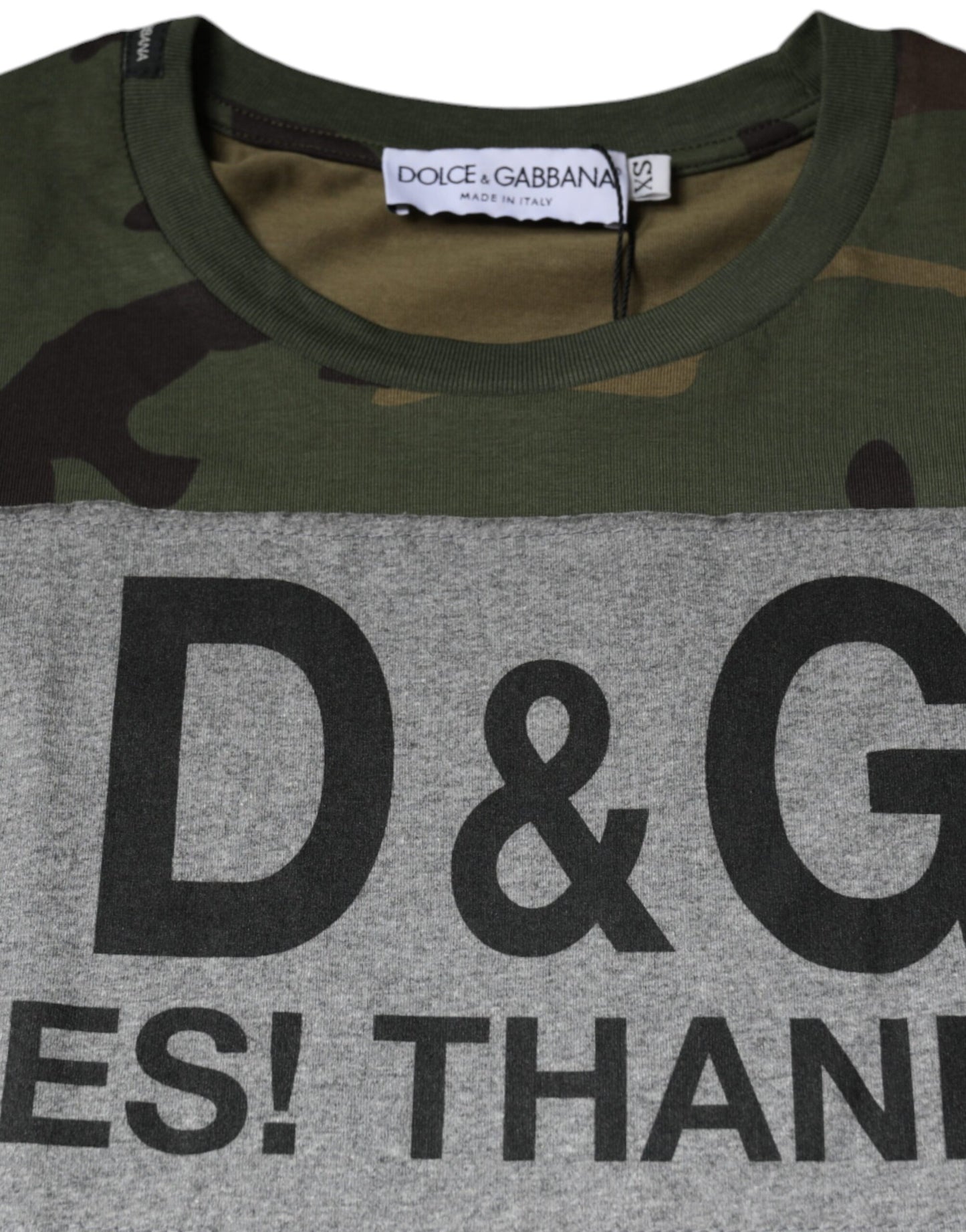 Mehrfarbiges Camouflage-T-Shirt aus Baumwolle mit Rundhalsausschnitt