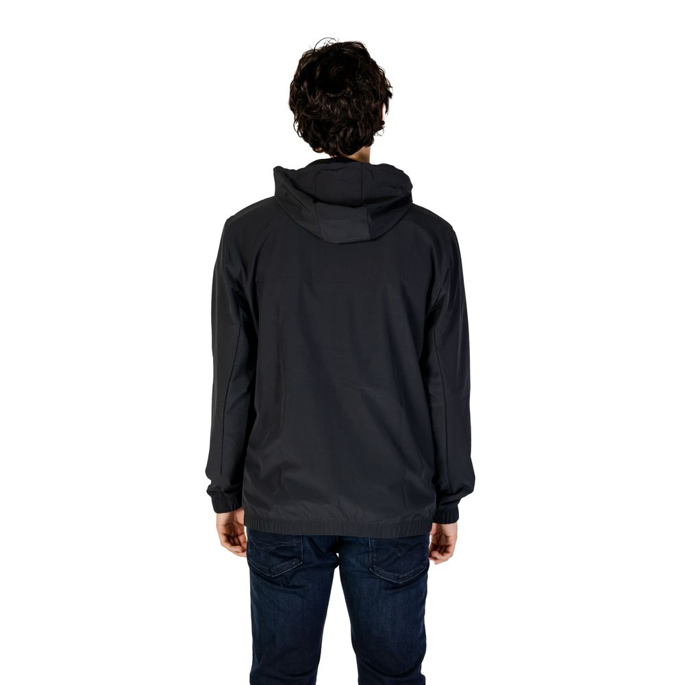 Schwarze Jacke aus recyceltem Polyester