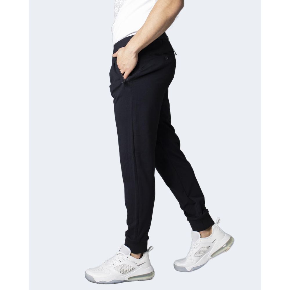 Blaue Viskosejeans und -hose