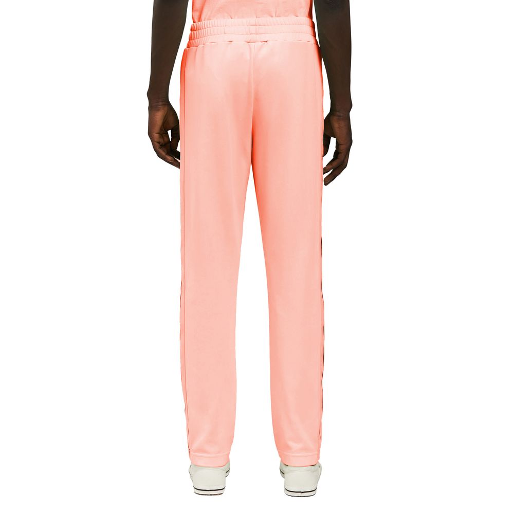 Rosa Nylonjeans und Hose