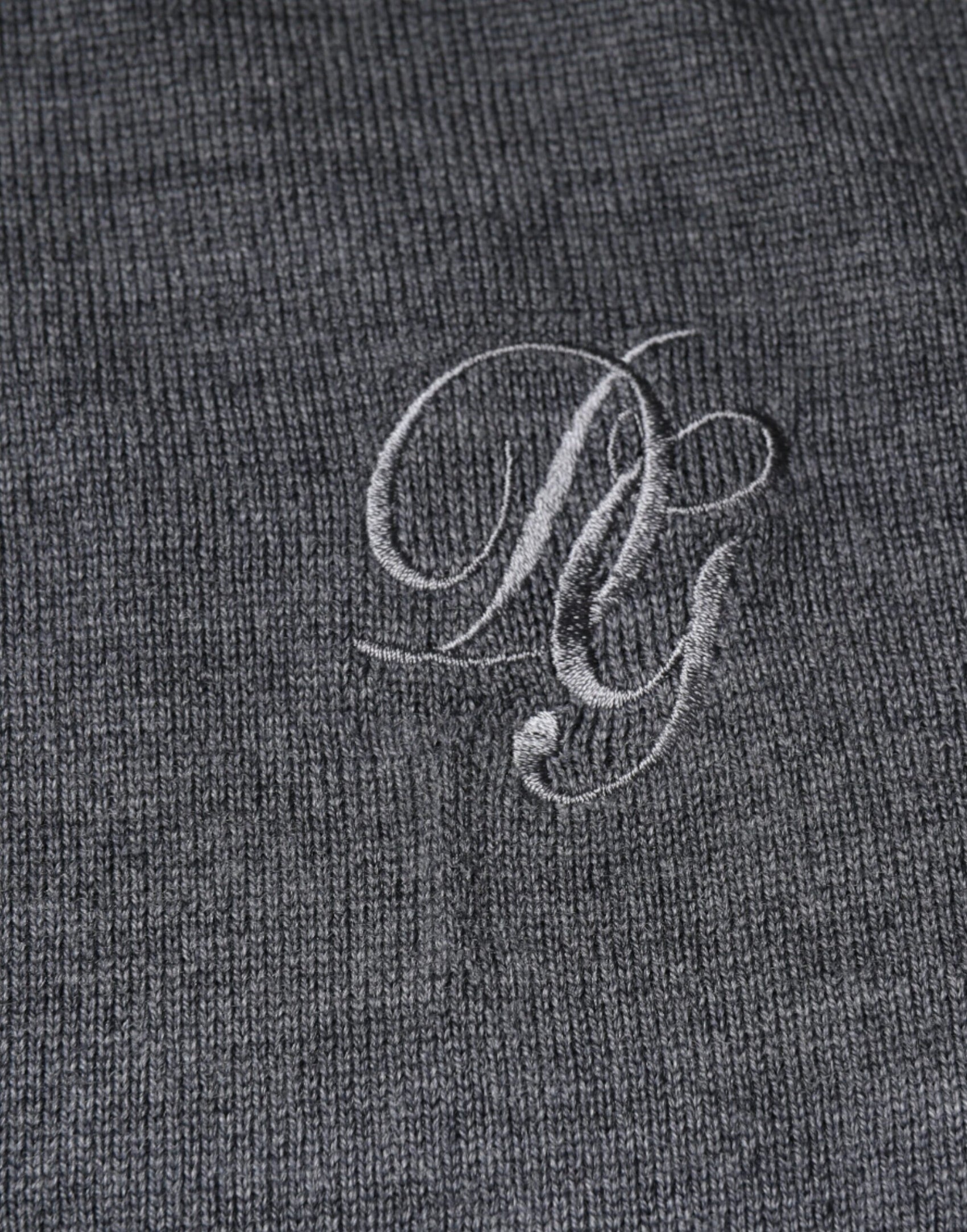 Dunkelgrauer Pullover aus Wolle mit Rundhalsausschnitt