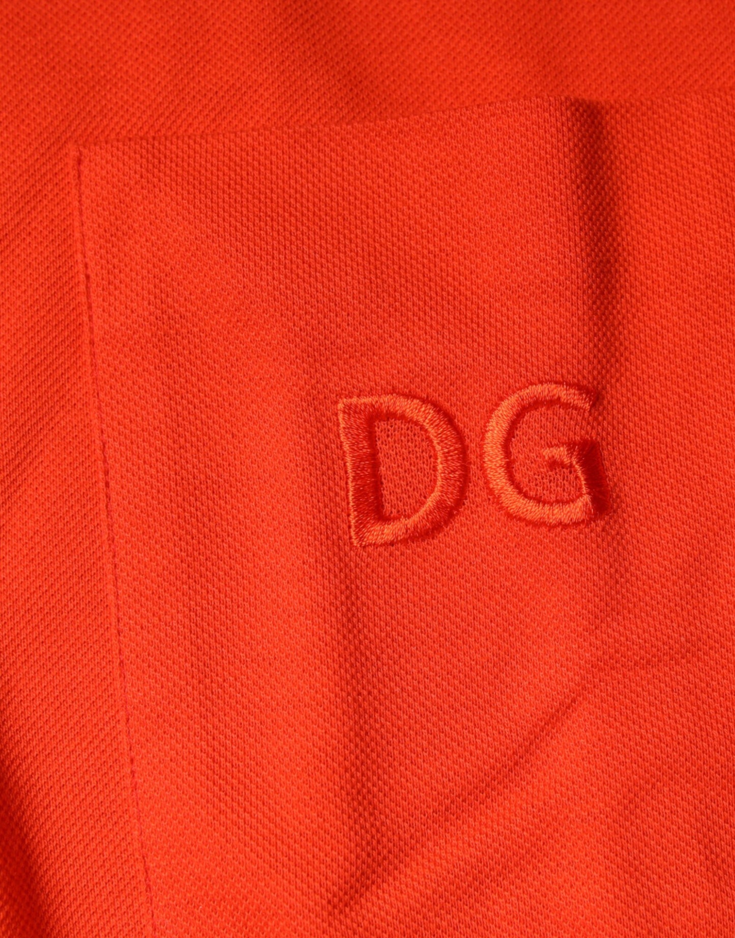Oranges, lässiges Poloshirt aus Baumwolle mit Knopfleiste