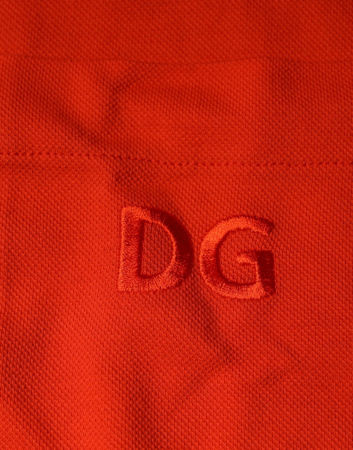 Oranges, lässiges Poloshirt aus Baumwolle mit Knopfleiste