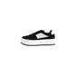 Schwarzer Ledersneaker