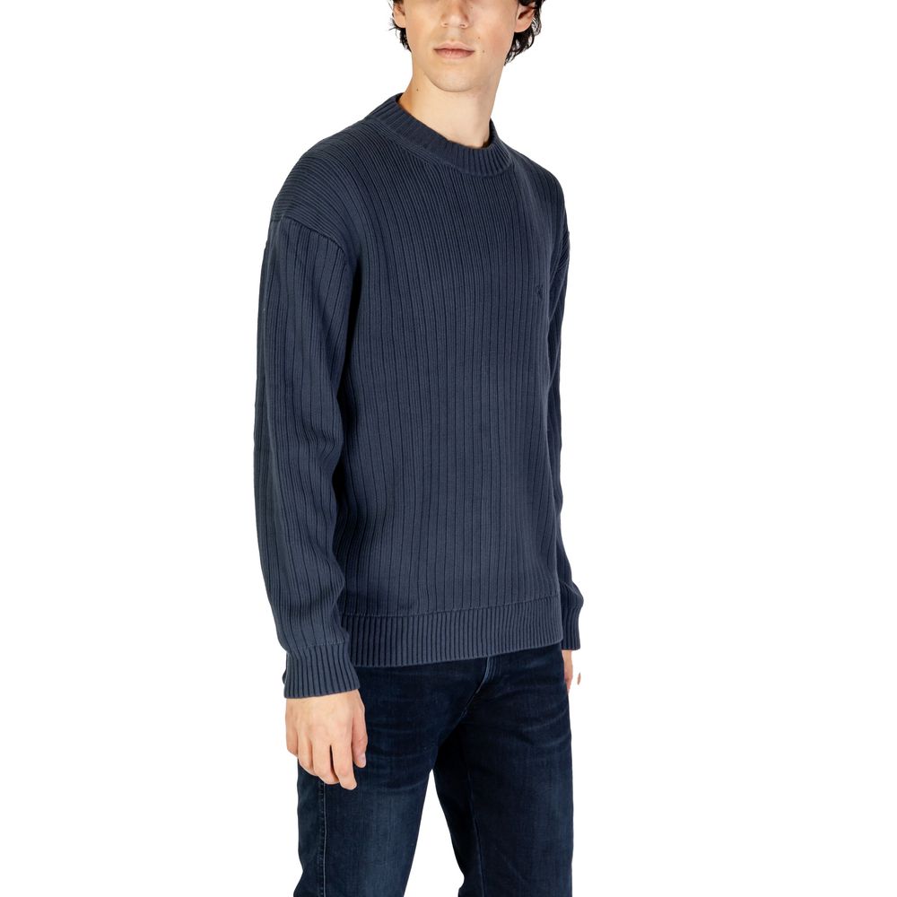 Blauer Baumwollpullover