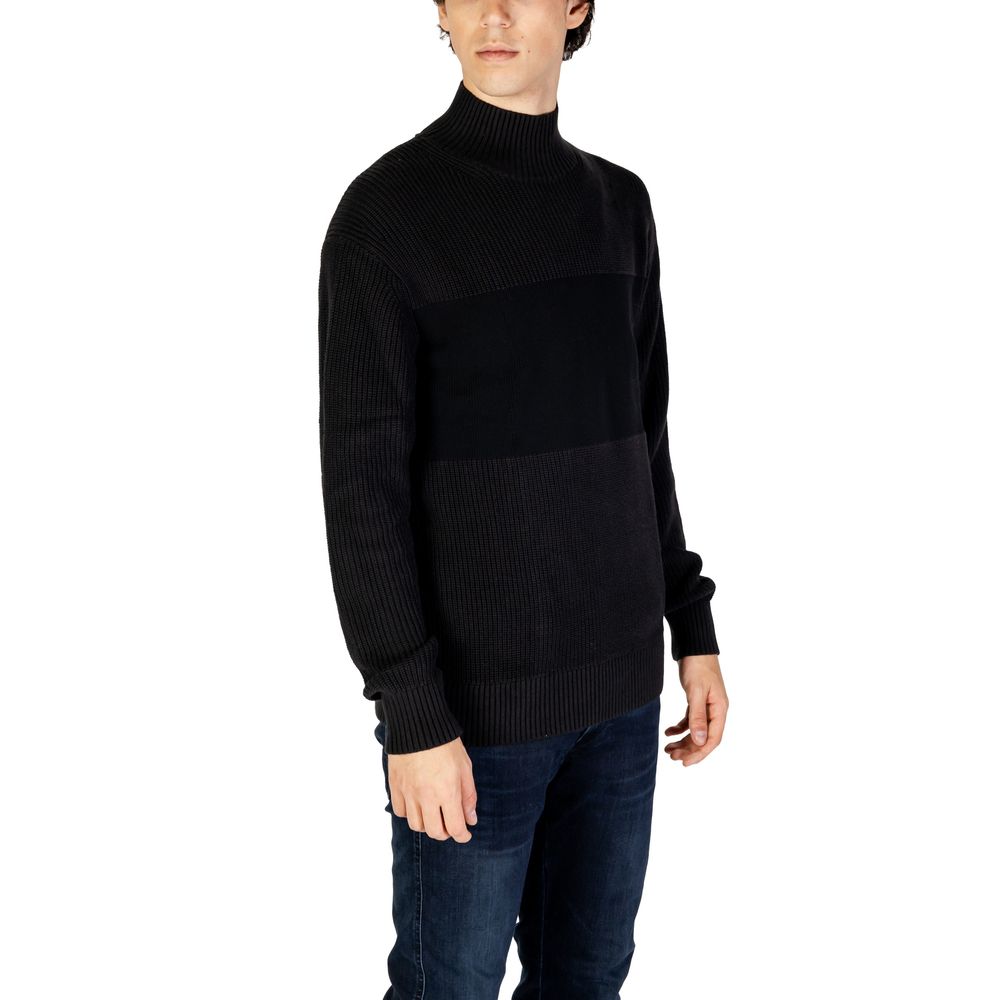 Schwarzer Baumwollpullover