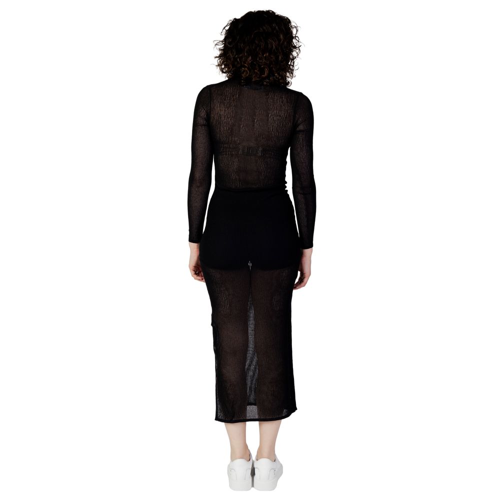 Schwarzes Acrylkleid