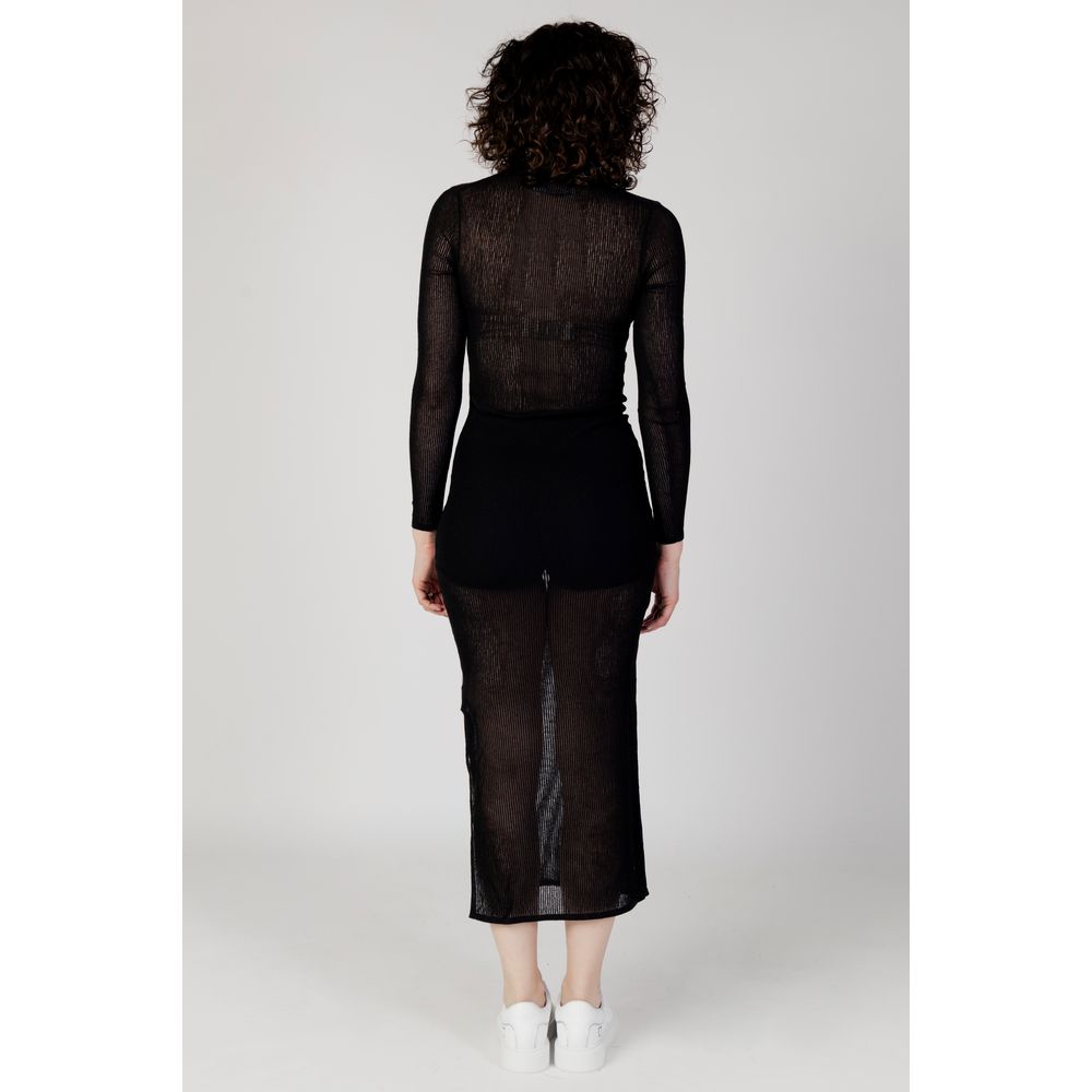 Schwarzes Acrylkleid
