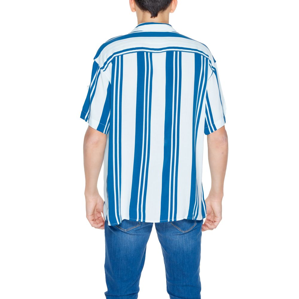 Blaues Viskosehemd