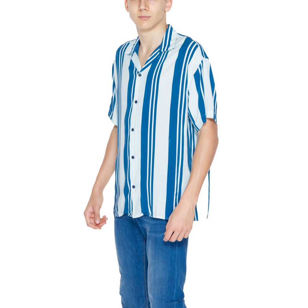 Blaues Viskosehemd