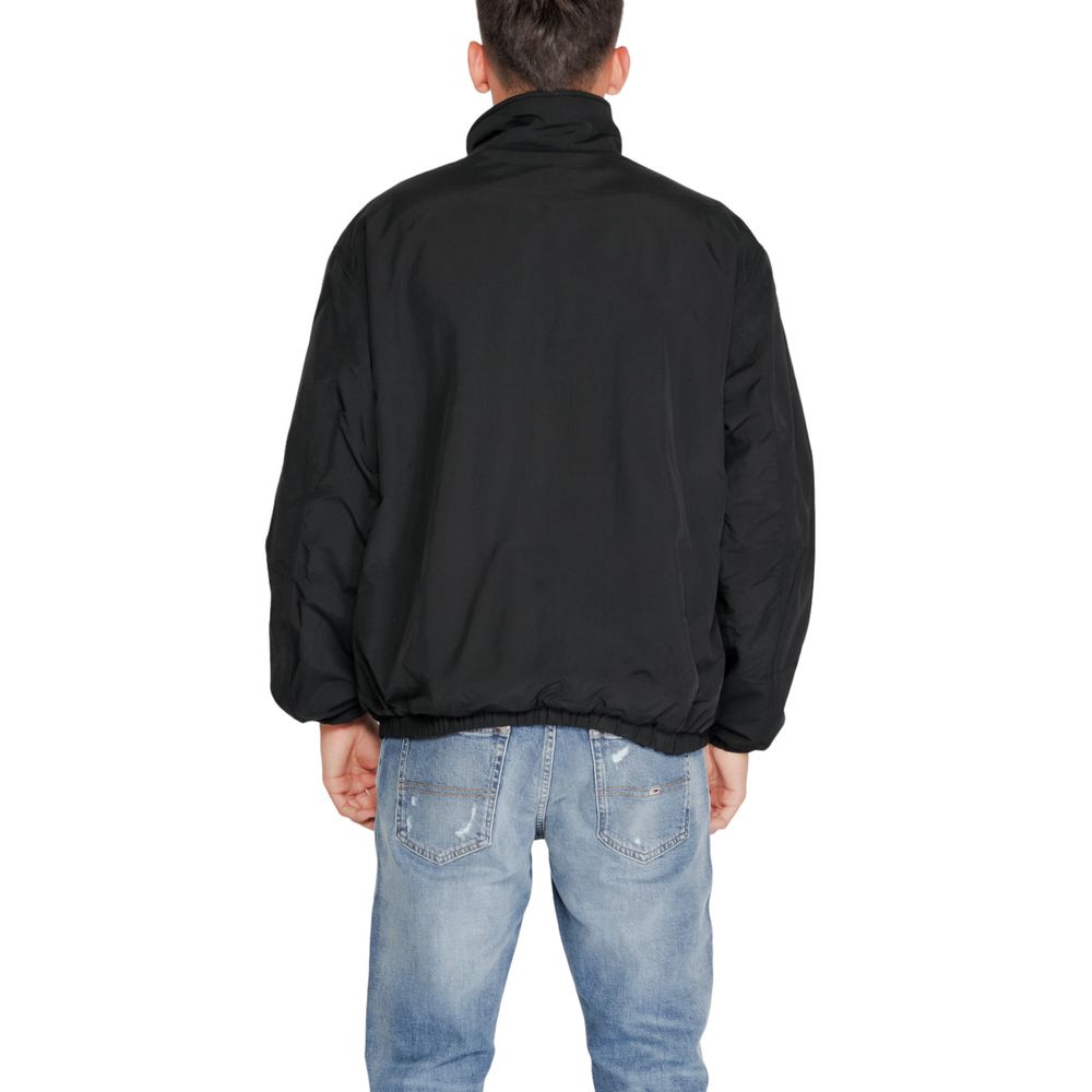 Schwarze Jacke aus recyceltem Polyester
