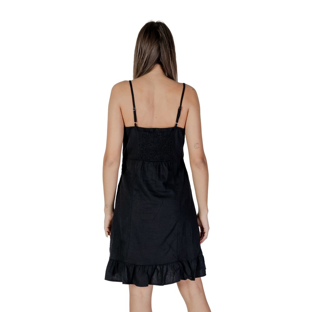 Schwarzes Leinenkleid