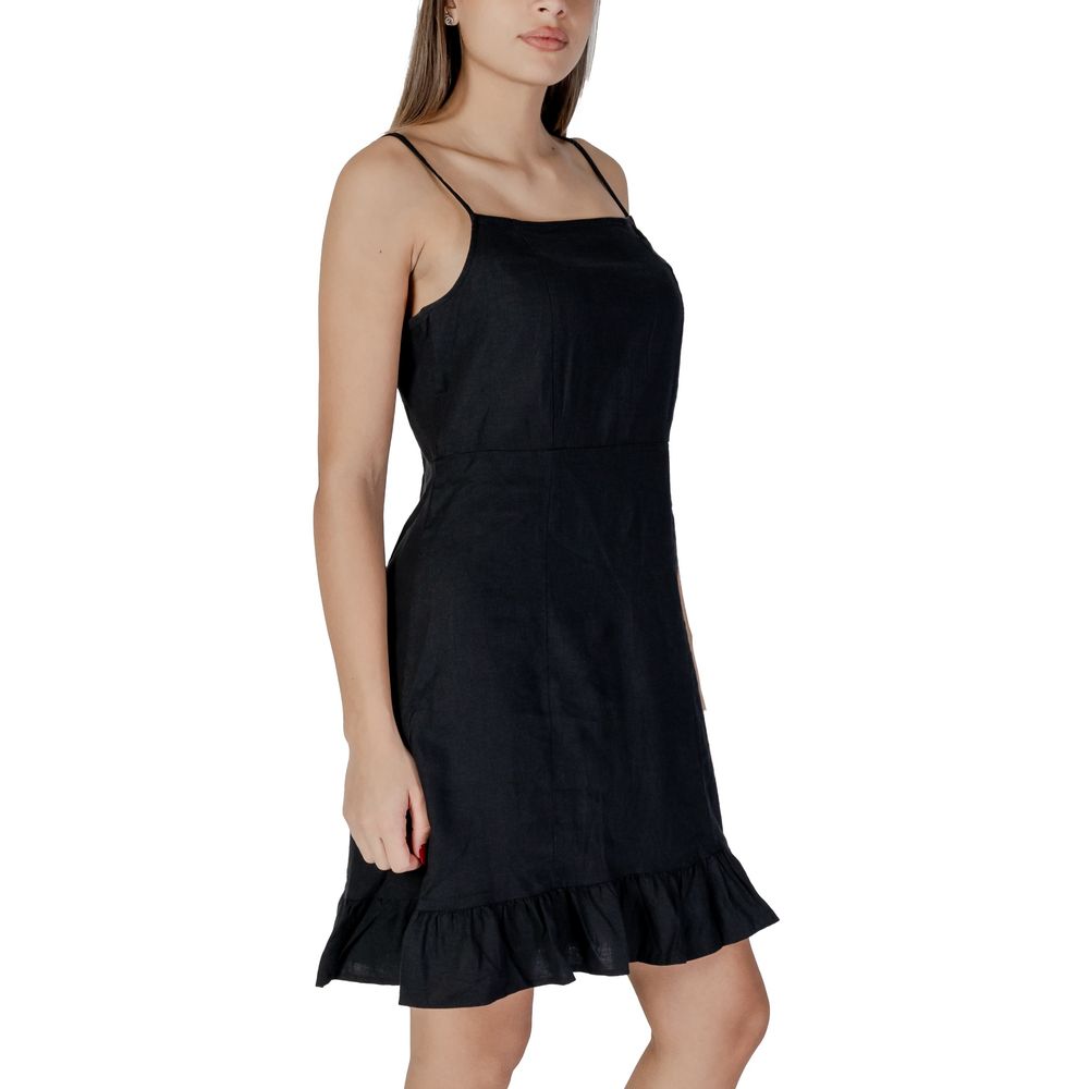 Schwarzes Leinenkleid