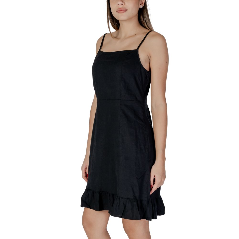 Schwarzes Leinenkleid