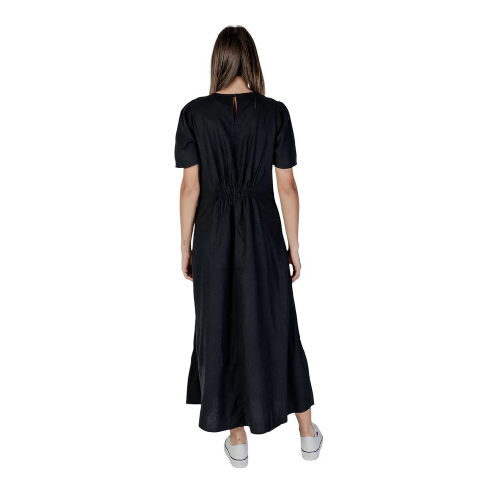 Schwarzes Leinenkleid