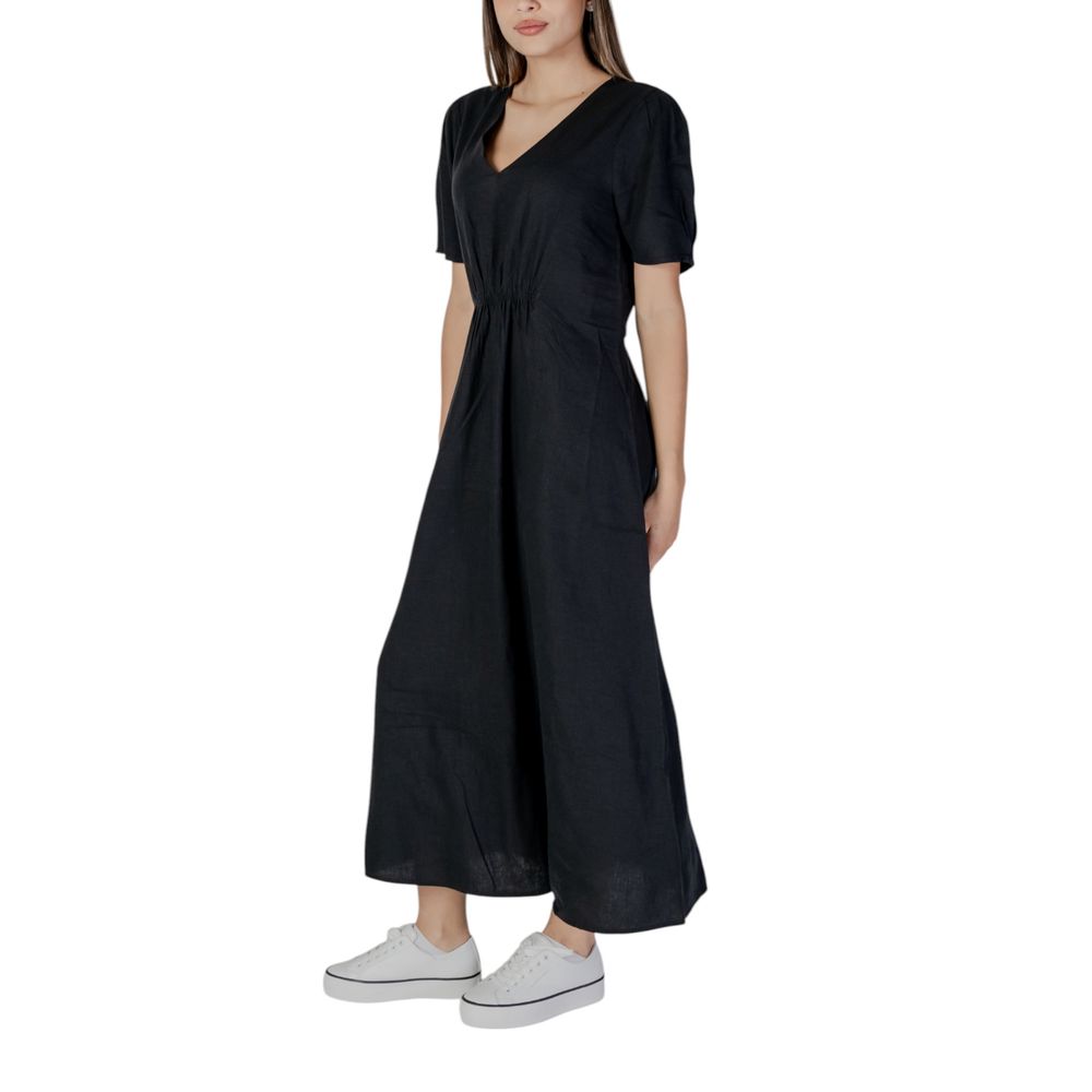 Schwarzes Leinenkleid