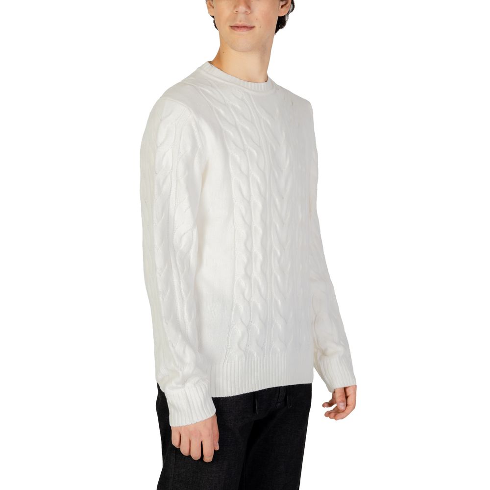 Weißer Acrylpullover