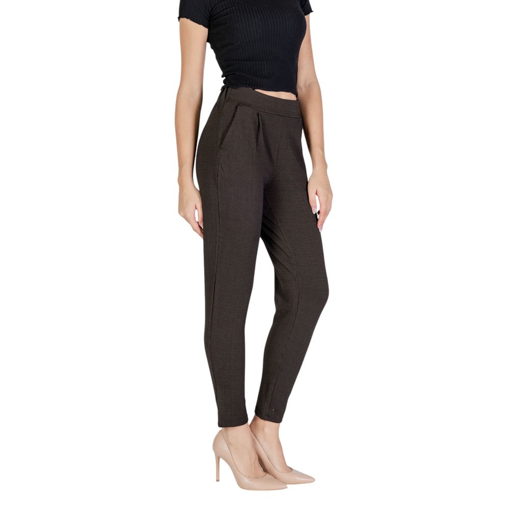 Braune Polyesterjeans und -hose