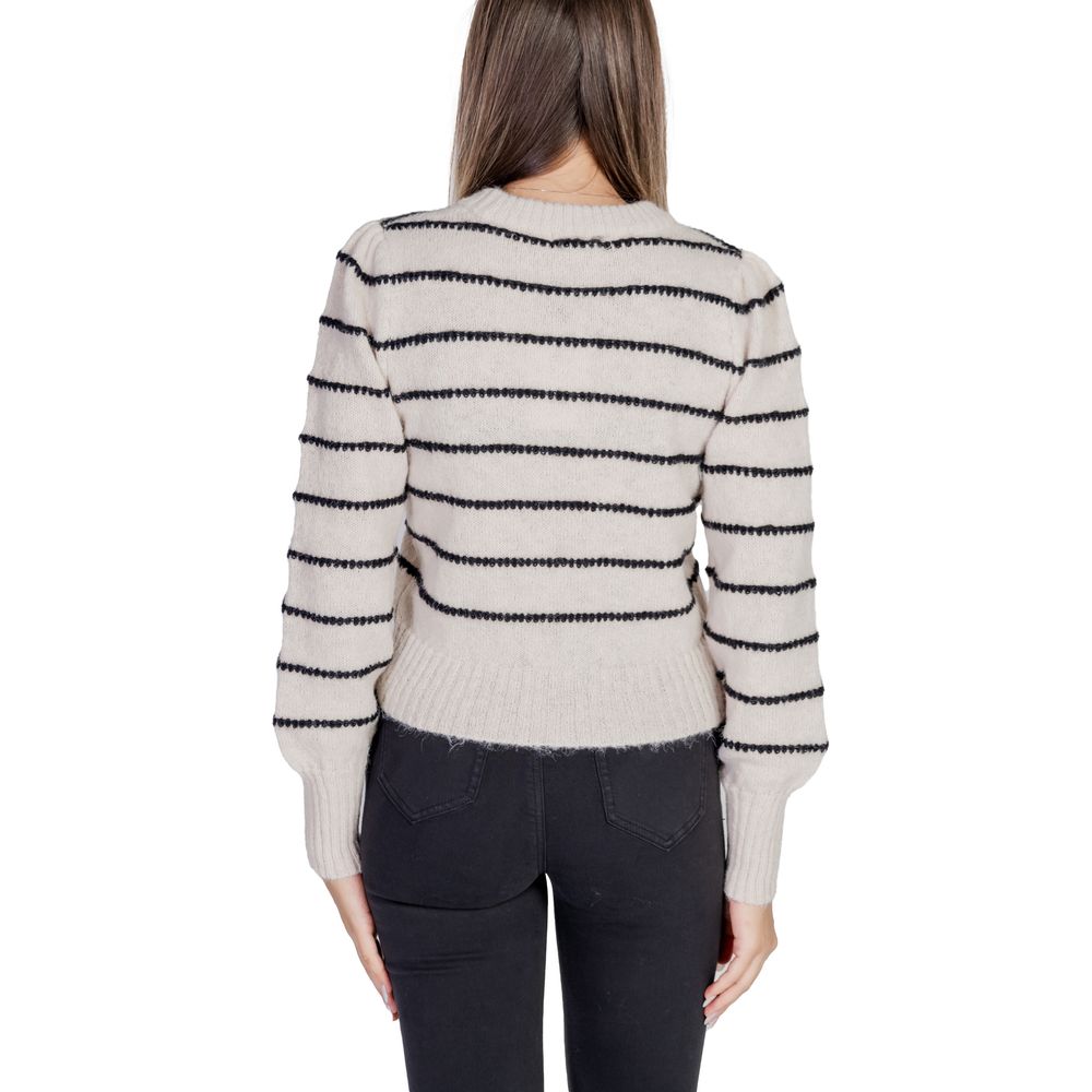 Grauer Polyesterpullover
