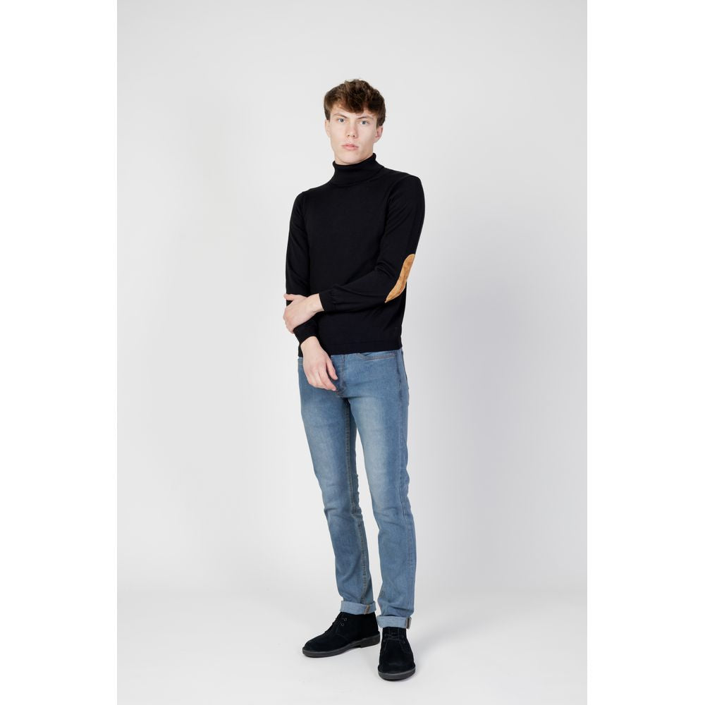 Schwarzer Viskosepullover