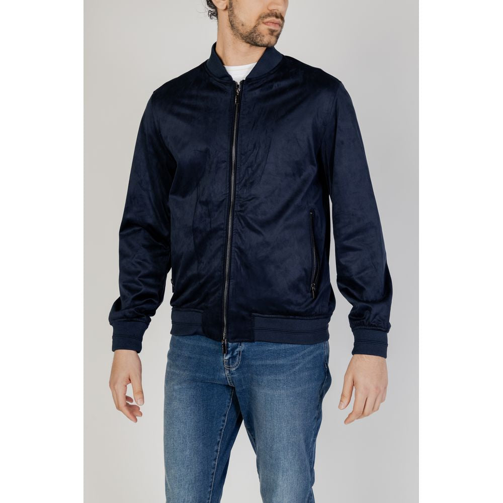 Blaue Polyesterjacke