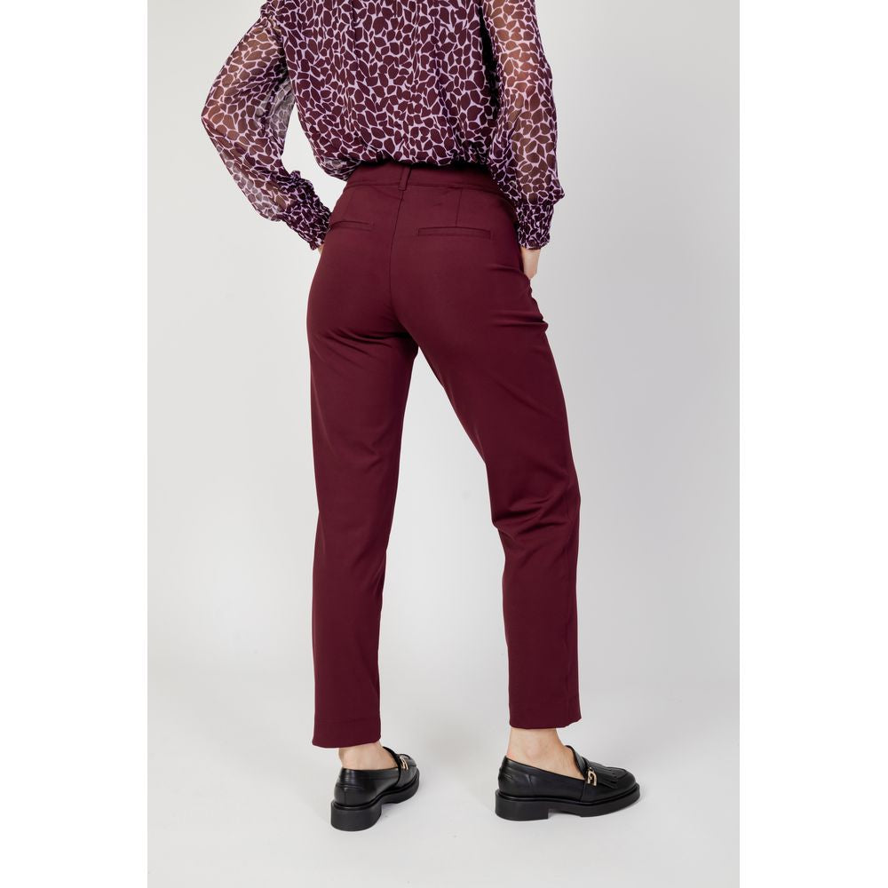Jeans e pantaloni in poliestere bordeaux