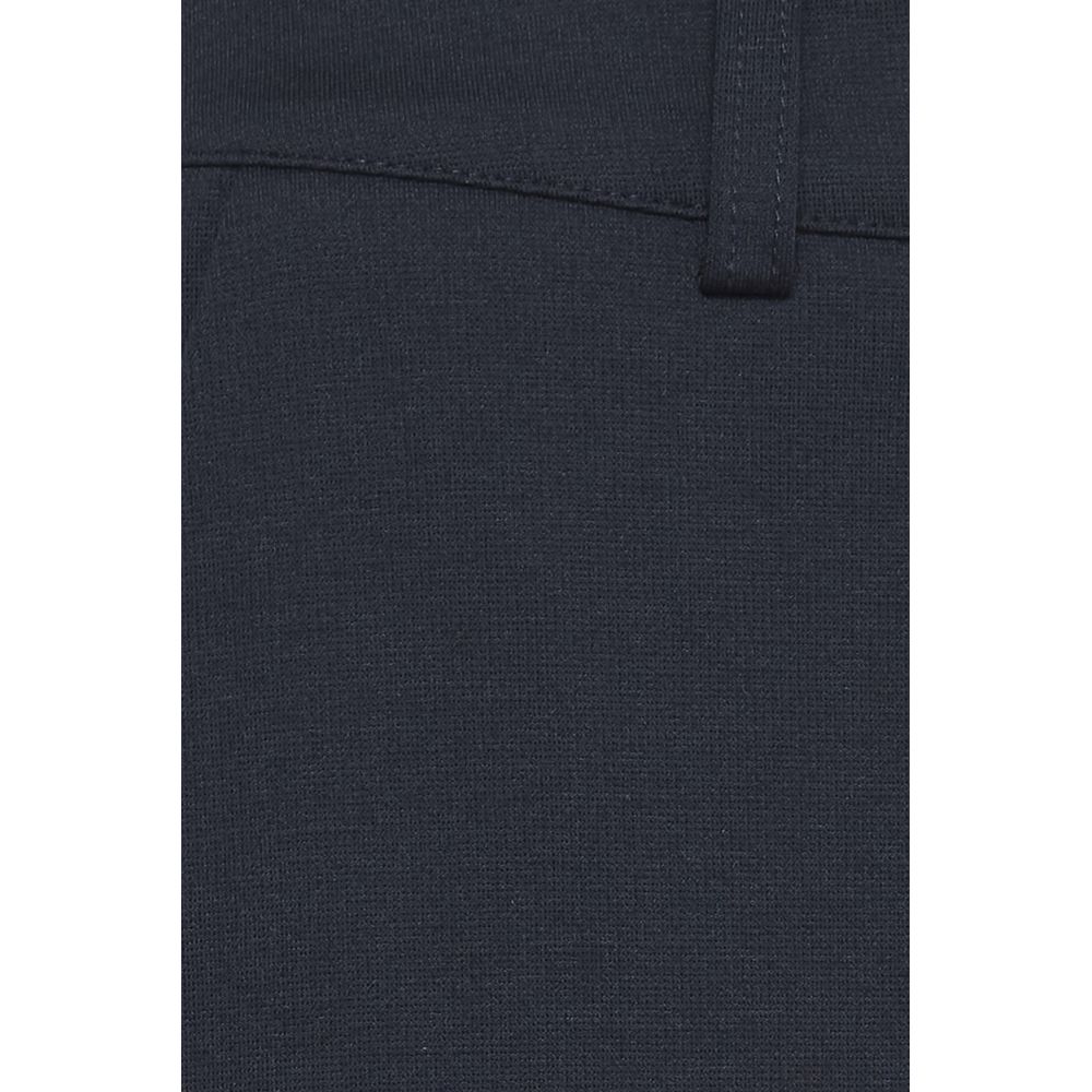 Blaue Jeans und Hose aus recyceltem Polyester