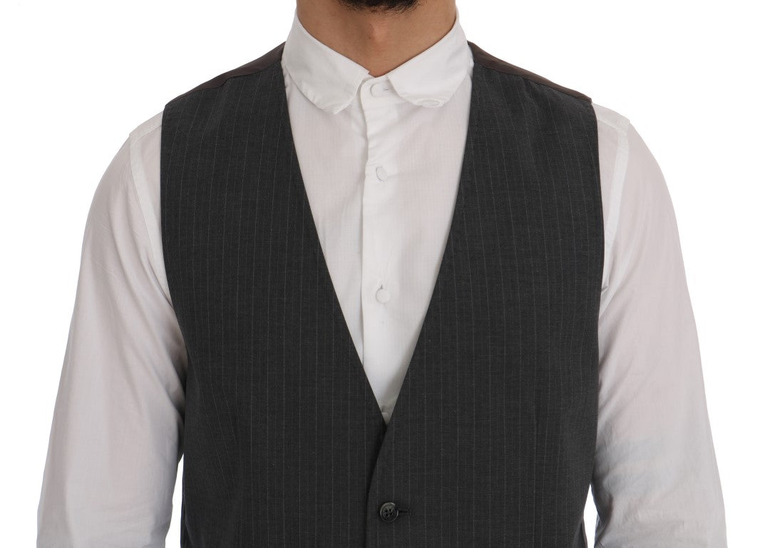 Elegante gilet grigio a righe