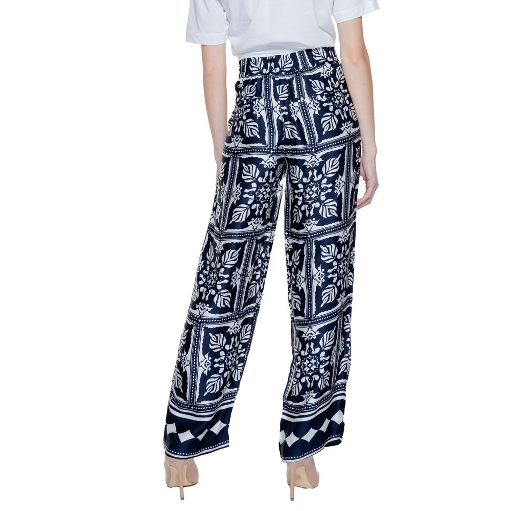 Blaue Viskosejeans und -hose
