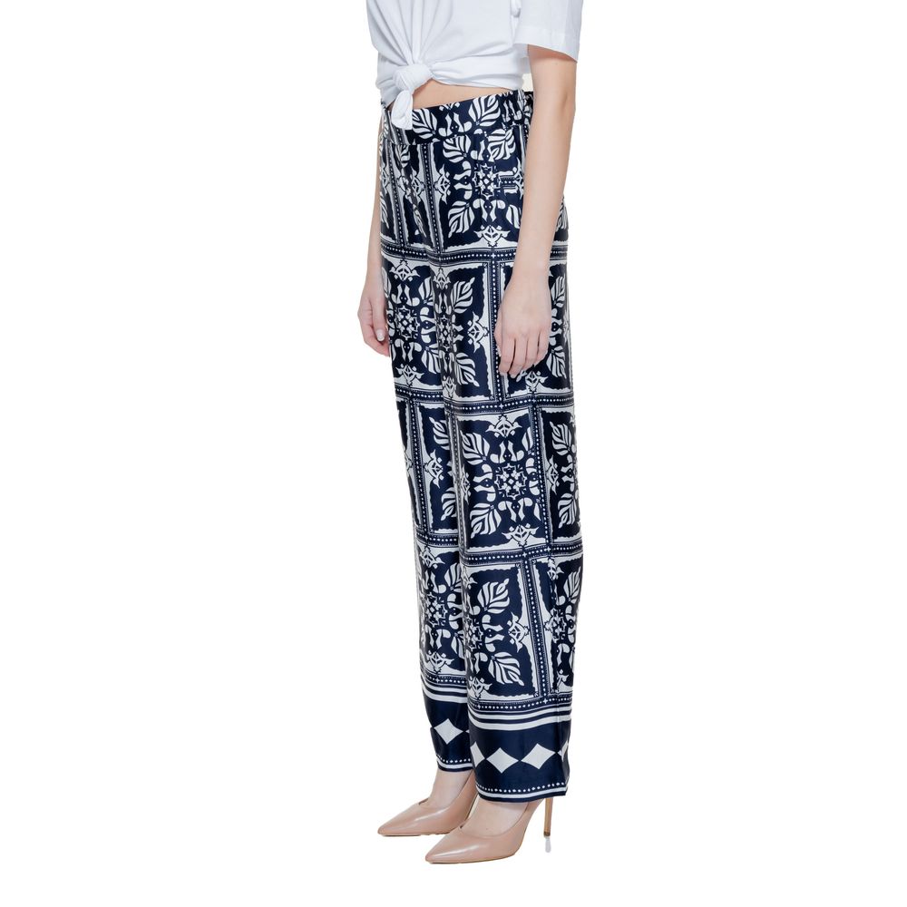 Blaue Viskosejeans und -hose