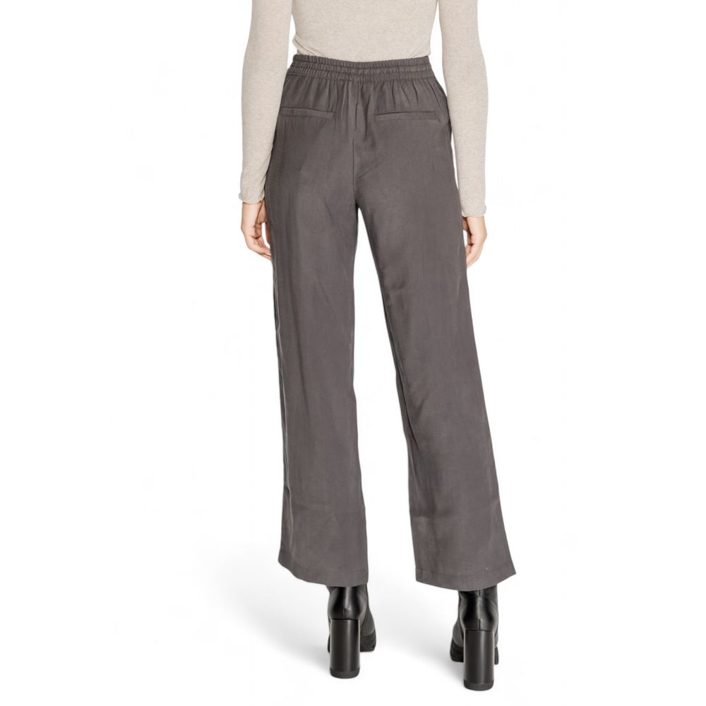 Graue Viskosejeans und Hose